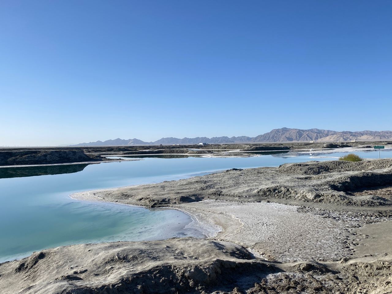 敦煌租車公司分享旅游大巴違規(guī)運(yùn)營如何治理？