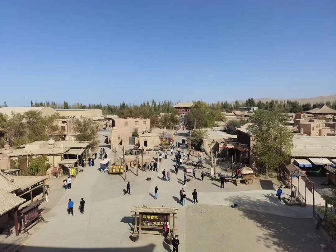 敦煌下飛機(jī)怎么租車？