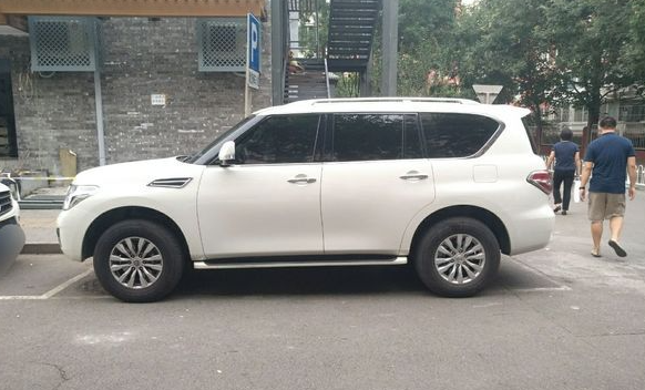 敦煌小團(tuán)包車旅游：途樂(lè) 4.0L 包車價(jià)格，敦煌包車自由行