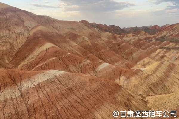 從張掖包車到平山湖大峽谷，越野車能開進峽谷嗎？  