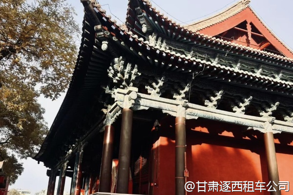 從嘉峪關(guān)包車到黑山巖畫，需要徒步多久？  